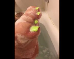 Washing my Dirty Feet (NEON GREEN TOES)