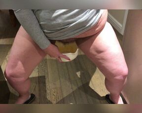 Pissing BBW wife compilation