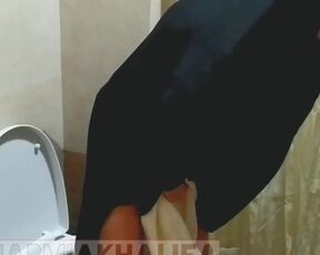 How Muslim Girl Pissing? Caught Piss in Toilet.