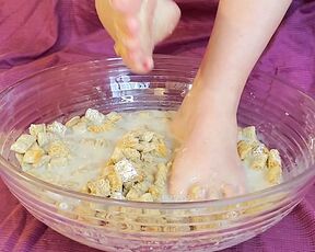 Foot Fetish Food Porn - Feet in a Giant Bowl of Wet Cereal