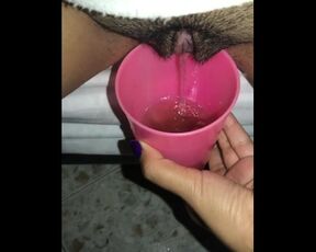 take my big glass of piss and lick my hairy pussy COMMENT. YES YOU WOULD????