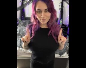 Goth Girl Shows Her Big Tits