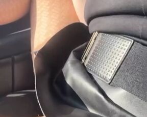 Under my leather mini skirt in car Lady Oups