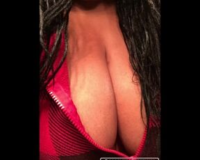 Big Natural Boobs MILF Pretty Ebony Girl