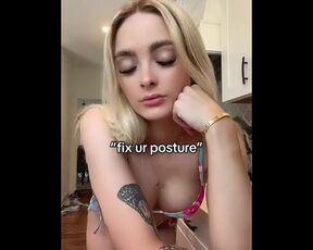 Blonde TikTok Slut Kelli Carter Throwing Ass