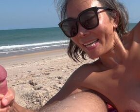 handjob on the nude beach! hope nobody saw us! Only Fans @Appleliu-76